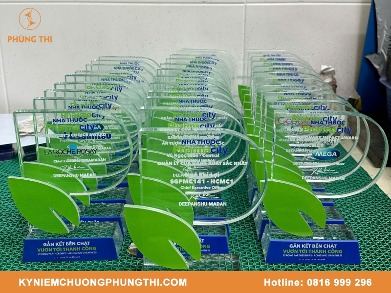 Kỷ niệm chương nhân viên xuất sắc