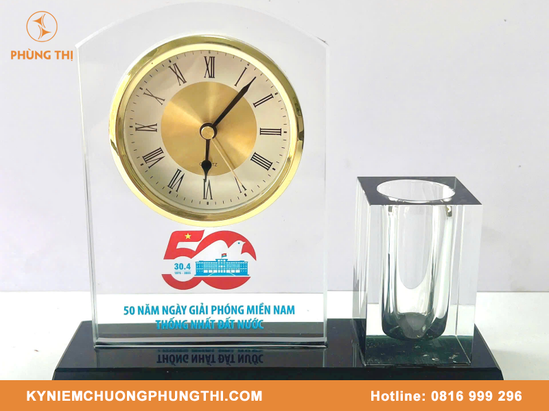 Kỷ niệm chương thuỷ tinh mua ở đâu?