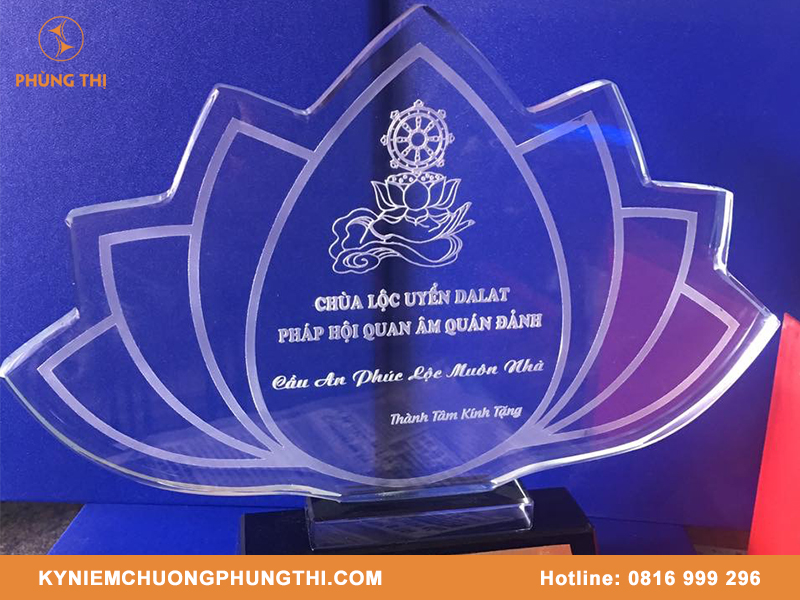 In cúp thủy tinh theo yêu cầu nhanh, đẹp, độc đáo