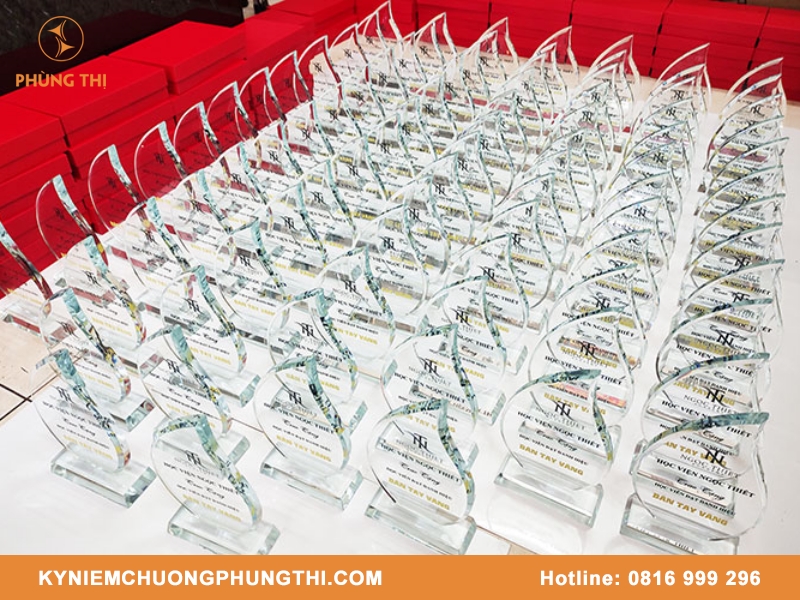 Kỷ niệm chương hình giọt nước