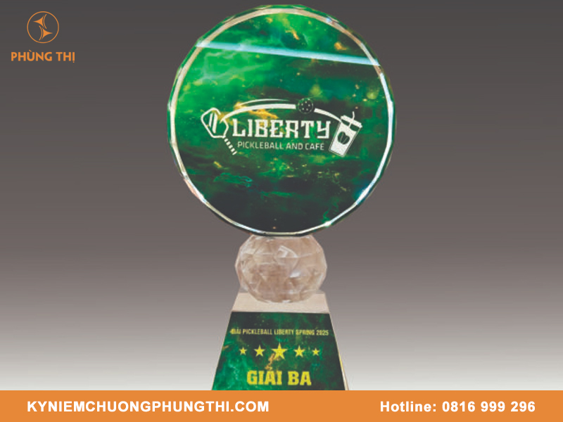 Mẫu cúp pha lê pickleball thiết kế độc đáo Mẫu cúp pha lê pickleball