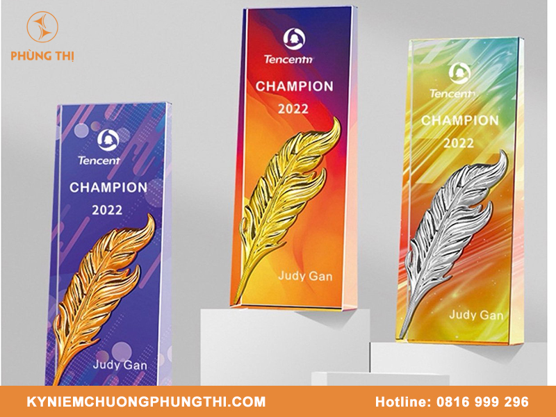 mẫu cúp pha lê tennis