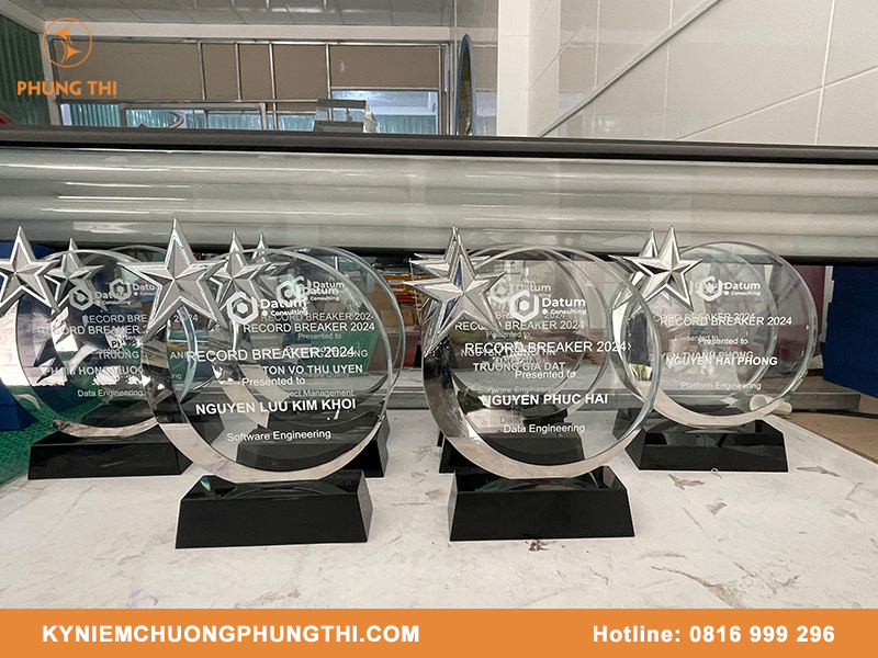 mẫu cúp pha lê tennis