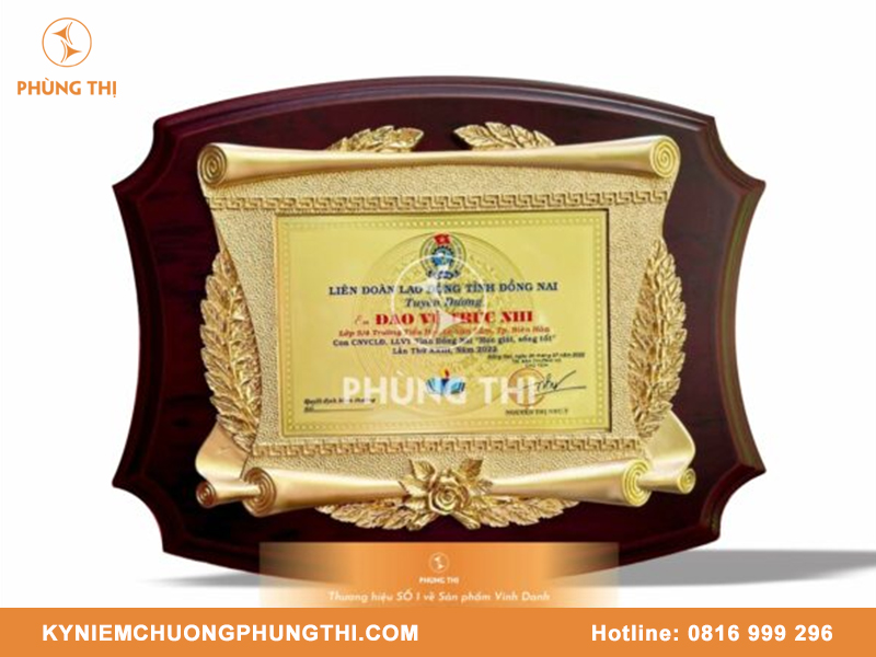 Mẫu vinh danh nhân viên xuất sắc