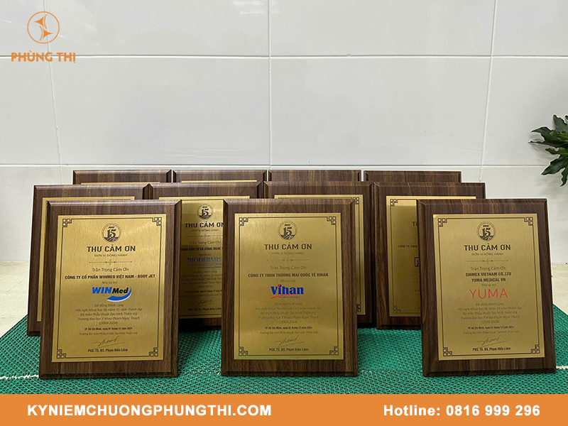 Thiết kế bảng vinh danh đẹp