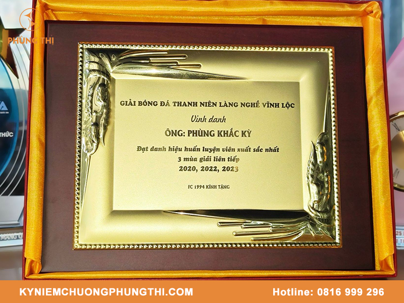 Bảng vinh danh bóng đá
