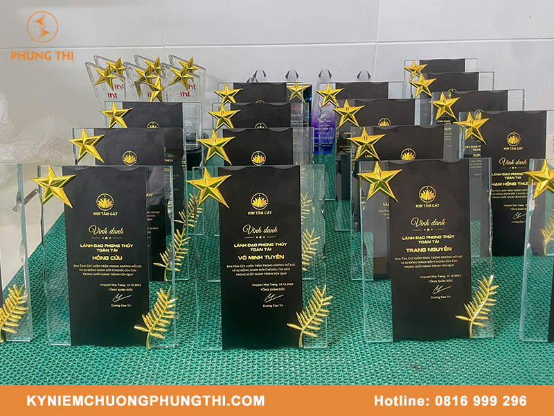Bảng vinh danh khách hàng