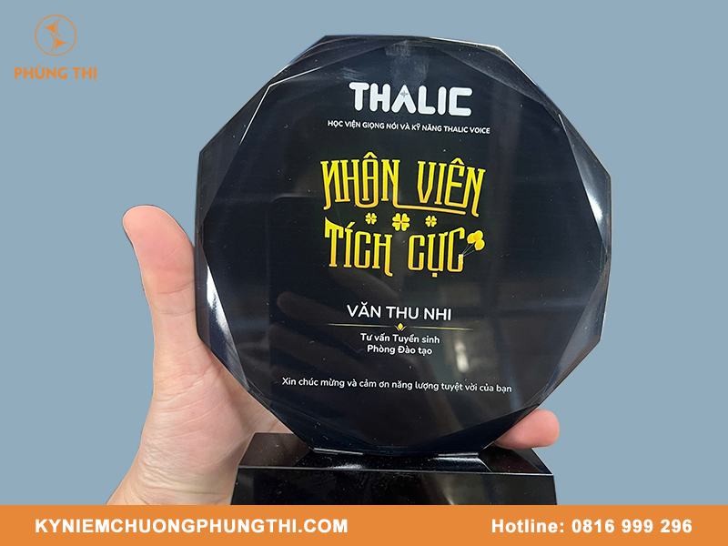 Kỷ niệm chương pha lê tròn