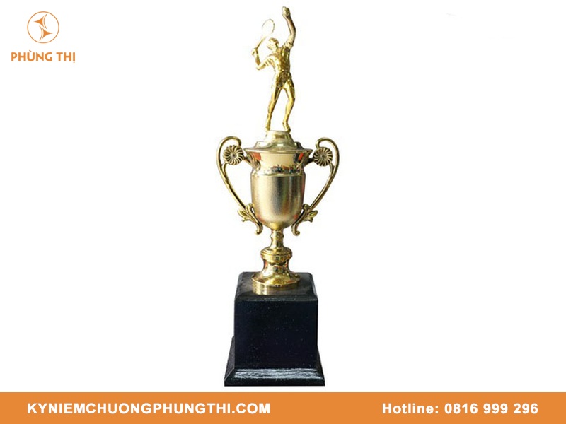 Cúp tennis kim loại