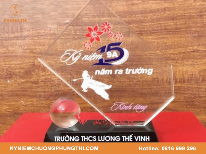 Mẫu kỷ niệm chương ngày ra trường