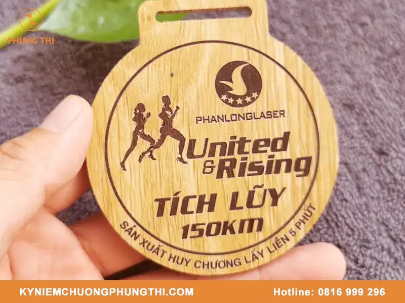 Huy chương bằng gỗ