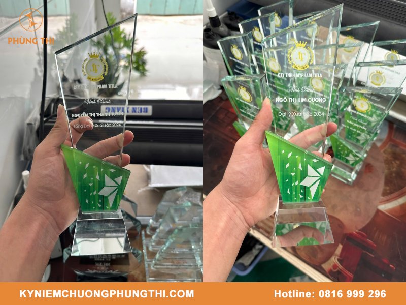 Mẫu huy chương đá banh thiết kế đẹp theo yêu cầu Mẫu huy chương đá banh