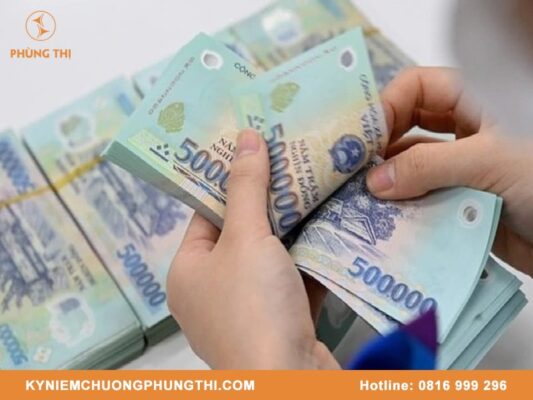 Tiền thưởng huân chương sao vàng