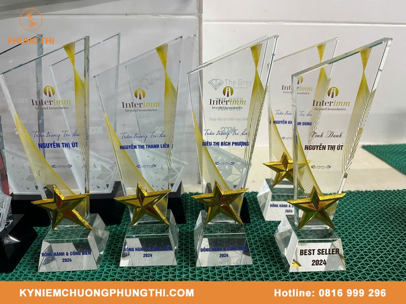 Các loại quà tặng lưu niệm phổ biến nhất trong sự kiện Các loại quà tặng lưu niệm