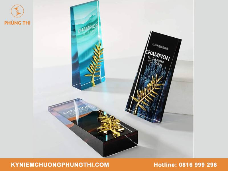 Mua quà lưu niệm chia tay đồng nghiệp