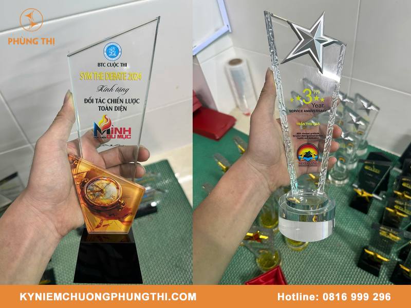Quà tặng lưu niệm để bàn làm việc