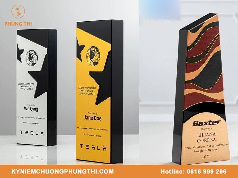 Quà tặng lưu niệm khắc tên