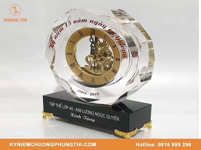 Đồng hồ pha lê kỷ niệm chương