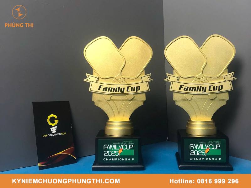 Cúp pickleball đôi nam nữ cho giải thi đấu chuyên nghiệp Cúp pickleball đôi nam nữ