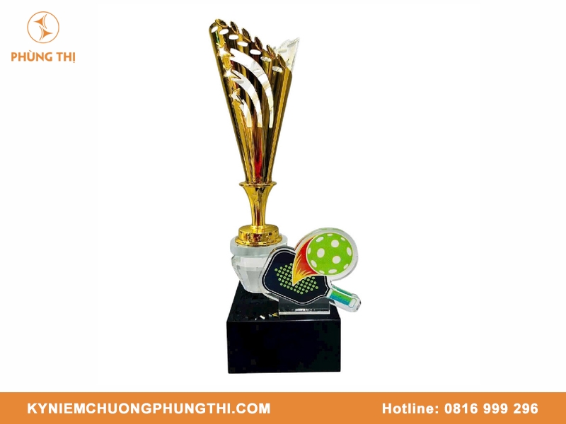 Cúp pickleball mạ vàng sang trọng, thiết kế hiện đại Cúp pickleball mạ vàng