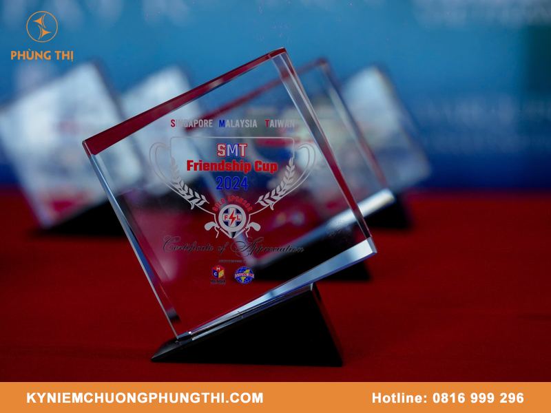 Kim cương và pha lê cái nào đắt hơn?