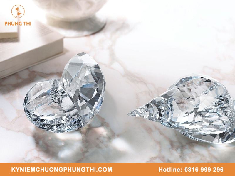 Kim cương và pha lê cái nào đắt hơn?