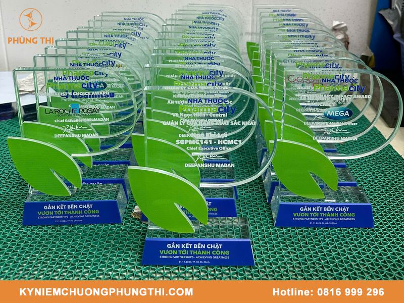 Xưởng sản xuất pha lê theo yêu cầu uy tín & chuyên nghiệp Xưởng sản xuất pha lê