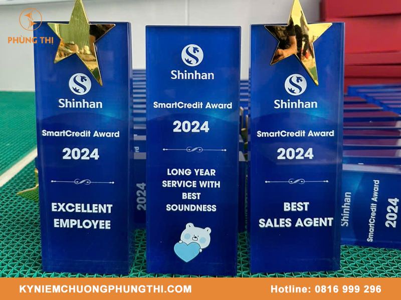 Cách tổ chức lễ vinh danh nhân viên hiệu quả & dễ triển khai Cách tổ chức lễ vinh danh nhân viên