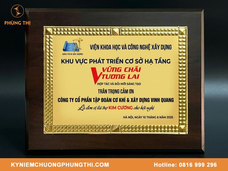 Đặt bảng vinh danh số lượng lớn thiết kế theo mẫu khách hàng Đặt bảng vinh danh số lượng lớn