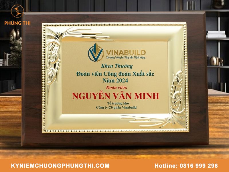 Bảng vinh danh khác bằng khen như thế nào