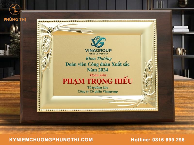 Bảng vinh danh làm bằng gì tốt nhất