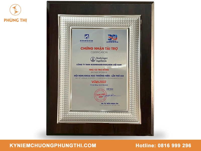 Bảng vinh danh nhân viên lâu năm đẹp & ý nghĩa Bảng vinh danh nhân viên lâu năm
