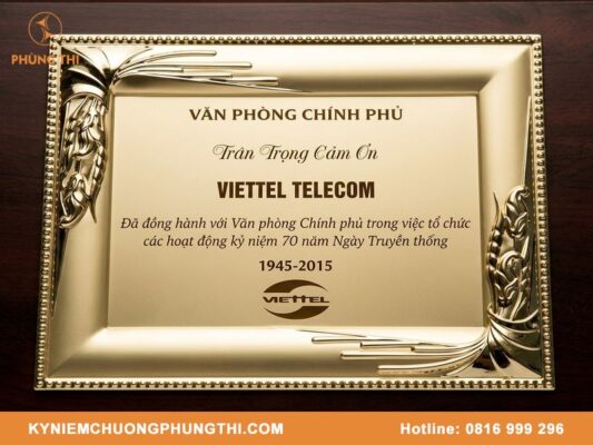 Bảng vinh danh treo tường