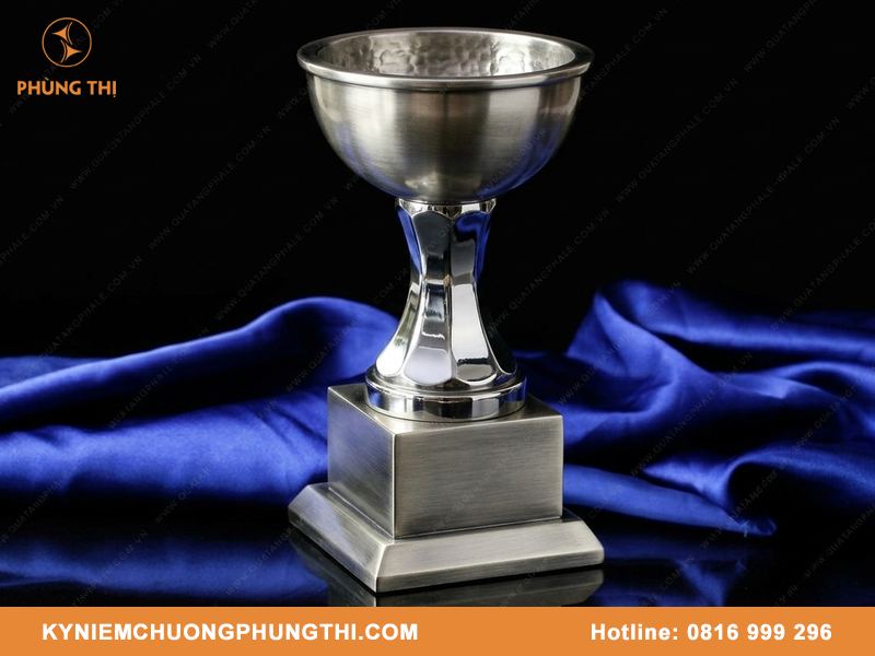 Cách bảo quản cúp hợp kim bền đẹp theo thời gian? Cách bảo quản cúp hợp kim bền đẹp theo thời gian?