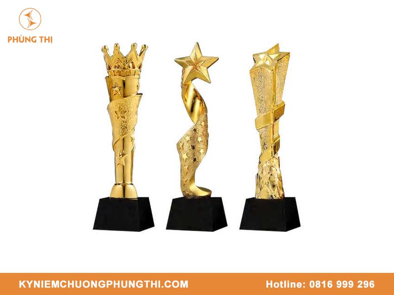 Cúp hợp kim khắc logo