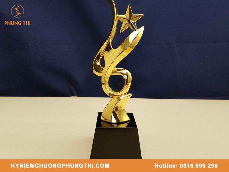 Cúp hợp kim ngôi sao thiết kế sang trọng & độc đáo Cúp hợp kim ngôi sao