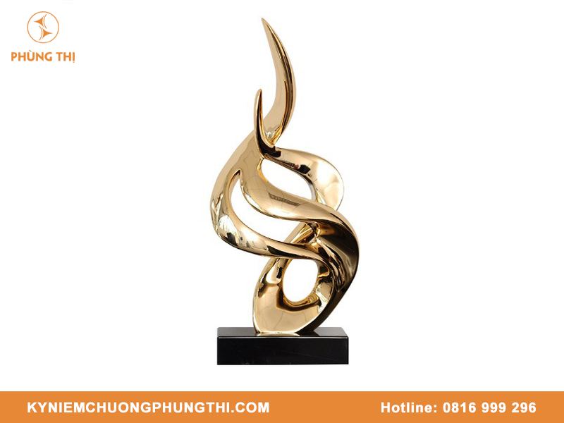 Cúp hợp kim ngọn lửa