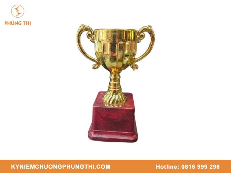 Đặt cúp hợp kim giao toàn quốc mẫu đẹp, uy tín & chất lượng Đặt cúp hợp kim giao toàn quốc